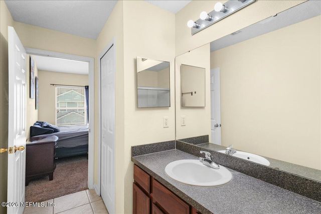 7068 DEER LODGE Circle 107, Jacksonville, FL 32256