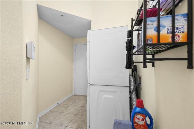 7068 DEER LODGE Circle 107, Jacksonville, FL 32256