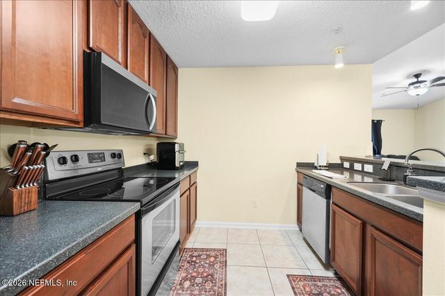 7068 DEER LODGE Circle 107, Jacksonville, FL 32256