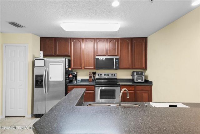 7068 DEER LODGE Circle 107, Jacksonville, FL 32256