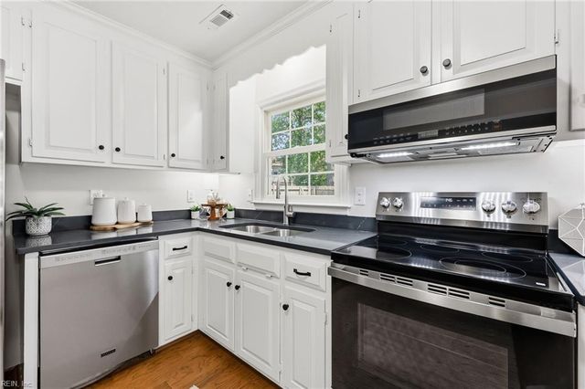 29 Sandy Lake DR, Hampton, VA 23666