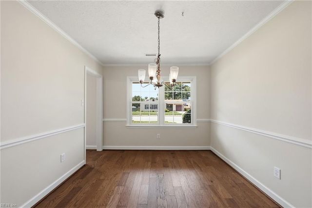 29 Sandy Lake DR, Hampton, VA 23666