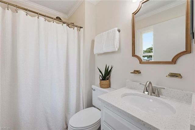 29 Sandy Lake DR, Hampton, VA 23666