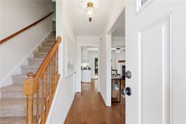 29 Sandy Lake DR, Hampton, VA 23666