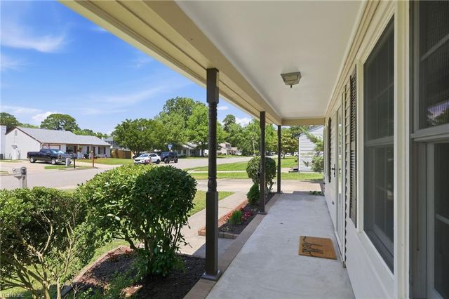 29 Sandy Lake DR, Hampton, VA 23666