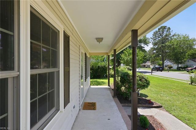 29 Sandy Lake DR, Hampton, VA 23666
