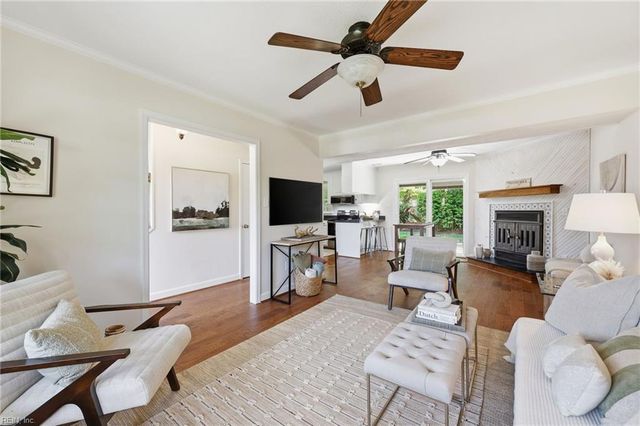 29 Sandy Lake DR, Hampton, VA 23666