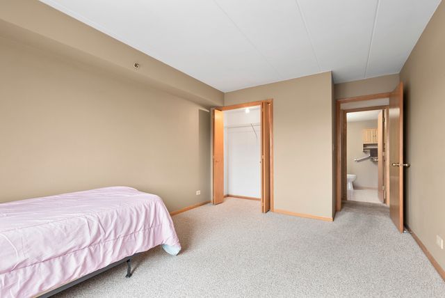 10404 S Keating Avenue 2B, Oak Lawn, IL 60453