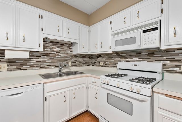 10404 S Keating Avenue 2B, Oak Lawn, IL 60453