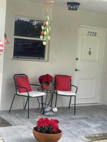 7228 W Oakridge Circle 7228, Lake Worth, FL 33462