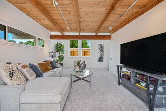 106 Ben Ezra Ave, Roseville, CA 95678