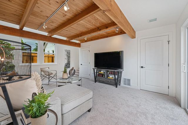 106 Ben Ezra Ave, Roseville, CA 95678