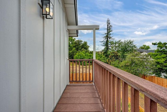 106 Ben Ezra Ave, Roseville, CA 95678