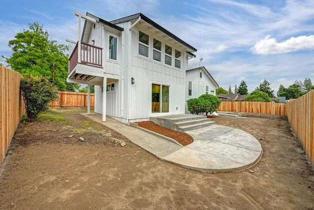 106 Ben Ezra Ave, Roseville, CA 95678