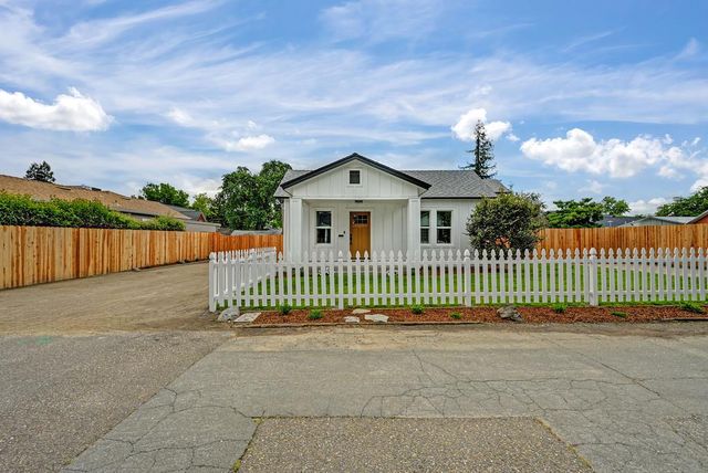 106 Ben Ezra Ave, Roseville, CA 95678