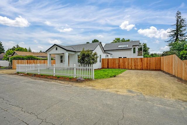 106 Ben Ezra Ave, Roseville, CA 95678