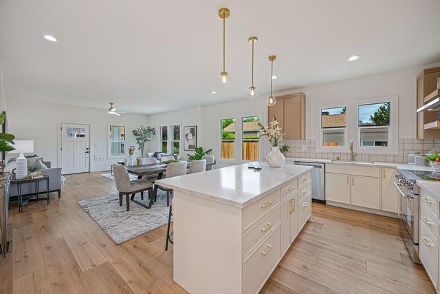 106 Ben Ezra Ave, Roseville, CA 95678