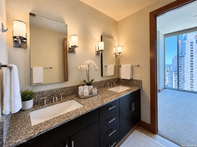 610 E Market St Unit 2606, San Antonio, TX 78205
