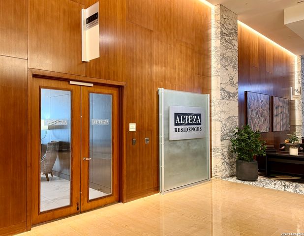 610 E Market St Unit 2606, San Antonio, TX 78205