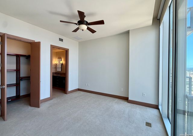 610 E Market St Unit 2606, San Antonio, TX 78205