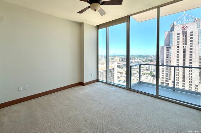 610 E Market St Unit 2606, San Antonio, TX 78205