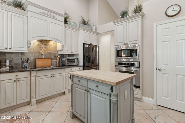 861998 N HAMPTON CLUB Way, Fernandina Beach, FL 32034