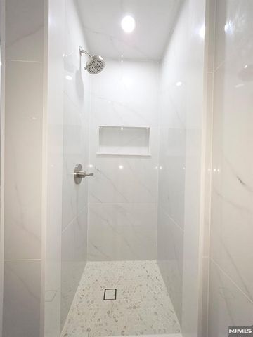 72 Chestnut Street 2R, Montclair, NJ 07042