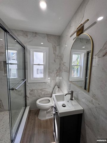 72 Chestnut Street 2R, Montclair, NJ 07042