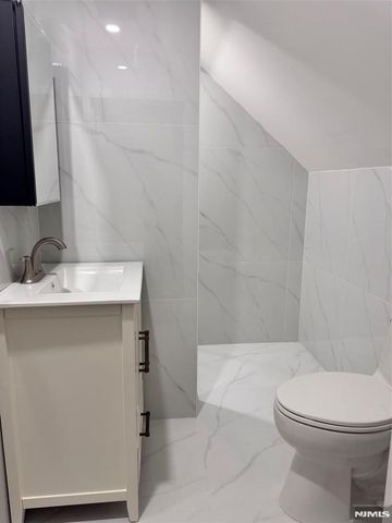 72 Chestnut Street 2R, Montclair, NJ 07042