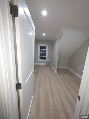 72 Chestnut Street 2R, Montclair, NJ 07042