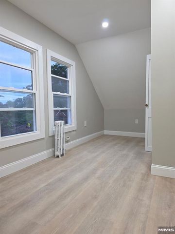 72 Chestnut Street 2R, Montclair, NJ 07042