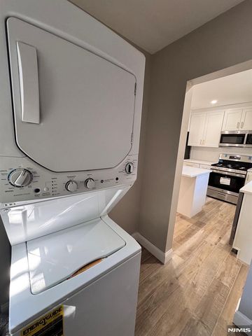 72 Chestnut Street 2R, Montclair, NJ 07042