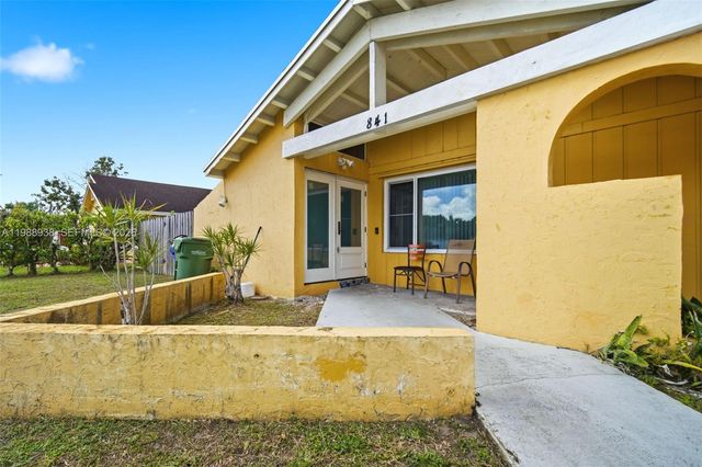 841 SW 55th Ave, Margate, FL 33068