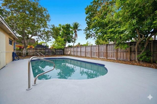 841 SW 55th Ave, Margate, FL 33068