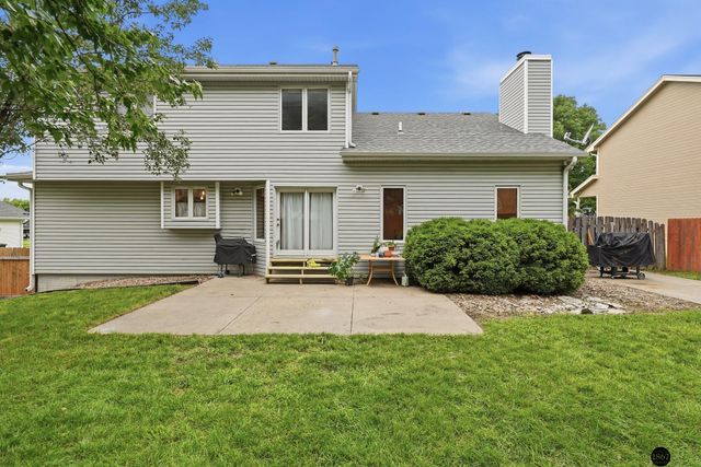 6824 S 51st Street, Lincoln, NE 68516