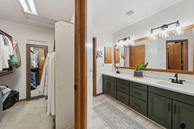 6824 S 51st Street, Lincoln, NE 68516