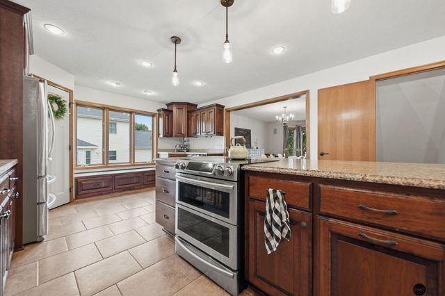 6824 S 51st Street, Lincoln, NE 68516