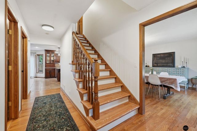 6824 S 51st Street, Lincoln, NE 68516