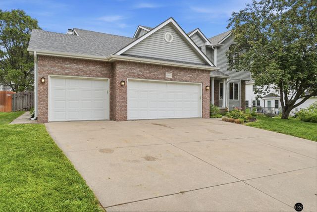 6824 S 51st Street, Lincoln, NE 68516