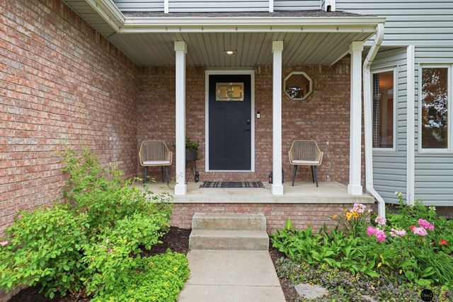 6824 S 51st Street, Lincoln, NE 68516