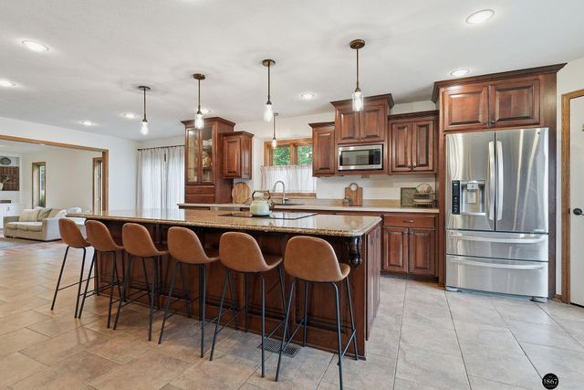 6824 S 51st Street, Lincoln, NE 68516