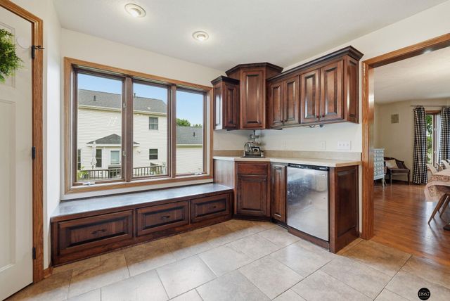 6824 S 51st Street, Lincoln, NE 68516