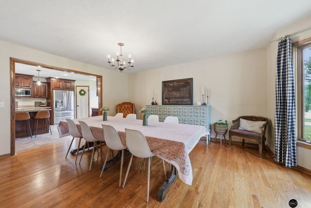 6824 S 51st Street, Lincoln, NE 68516