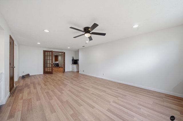 6824 S 51st Street, Lincoln, NE 68516