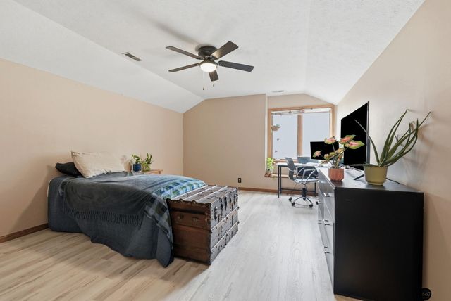 6824 S 51st Street, Lincoln, NE 68516