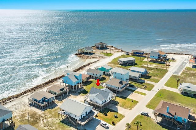 12922 Jolly Roger Dr, Freeport, TX 77541