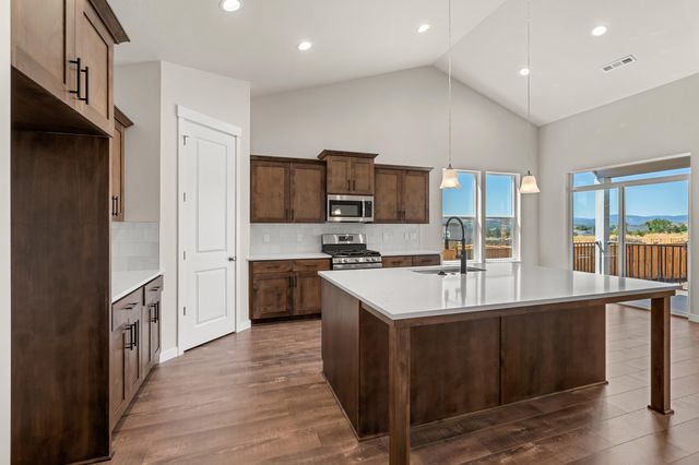 1273 Stonegate Drive 477, Eagle Point, OR 97524