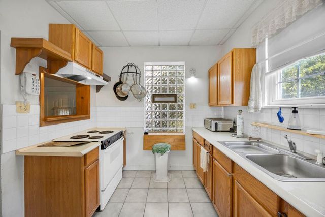 643 Mckinley Street, Gary, IN 46404