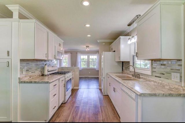 615 Main Street, Crane, MO 65633