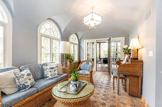 416 Twin Oak Rd, South Orange Village Twp., NJ 07079